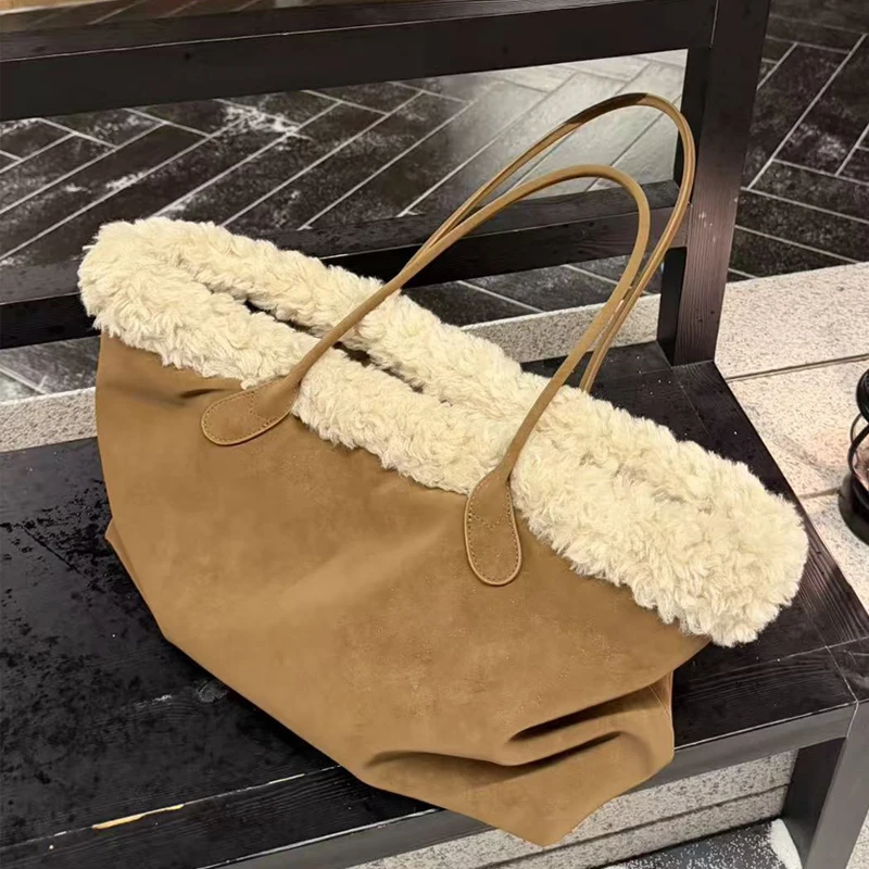 Faux Suede Tote Bags For Women Luxury Designer Handbag Purses 2025 New Imitation lamb Wool Trim Large Capacity Underarm Shoulder
Faux Suede Tote Bags For Women Luxury Designer Handbag Purses 2025 New Imitation lamb Wool Trim Large Capacity Underarm Shoulder