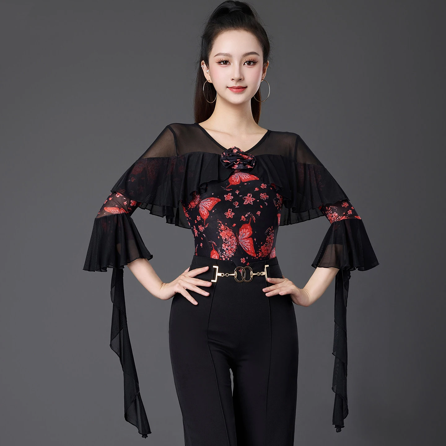 2026 New Modern Dance Tops For Women Mesh Mid Sleeved Shirts Samba Chacha Tango Dress Waltz Ballroom Dance Practice Wear XH4703
2026 New Modern Dance Tops For Women Mesh Mid Sleeved Shirts Samba Chacha Tango Dress Waltz Ballroom Dance Practice Wear XH4703