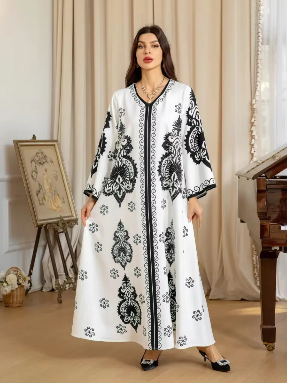 Modest Muslim Women Dress Morocco Caftan seuqins Diamond Abaya V Neck Long Sleeve Loose Belted Arab Dubai Caftan Marocain Eid
Modest Muslim Women Dress Morocco Caftan seuqins Diamond Abaya V Neck Long Sleeve Loose Belted Arab Dubai Caftan Marocain Eid