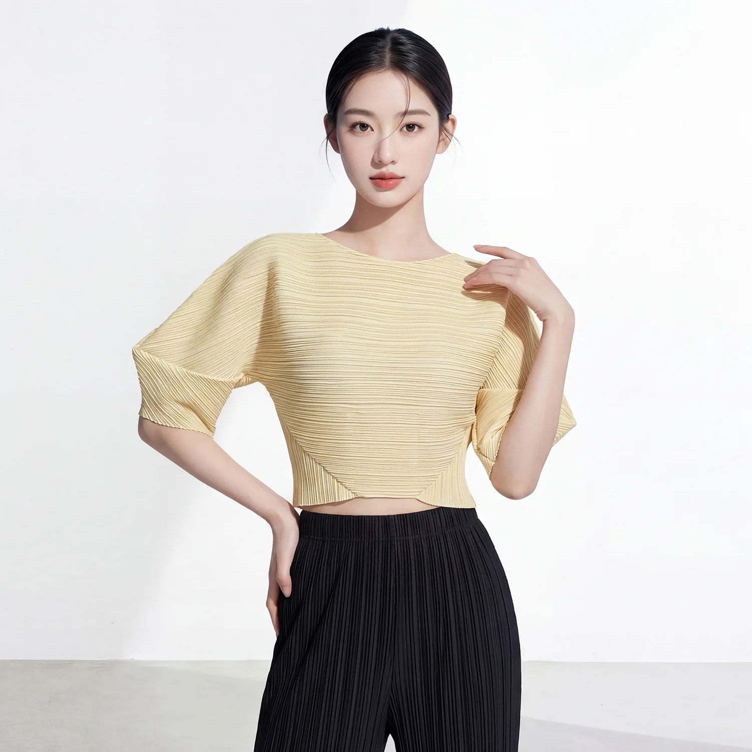 Miyake Quality Short-Sleeve Women's T-Shirt, Summer Solid Color Round Neck Simple and Versatile Irregular Short Top
Miyake Quality Short-Sleeve Women's T-Shirt, Summer Solid Color Round Neck Simple and Versatile Irregular Short Top