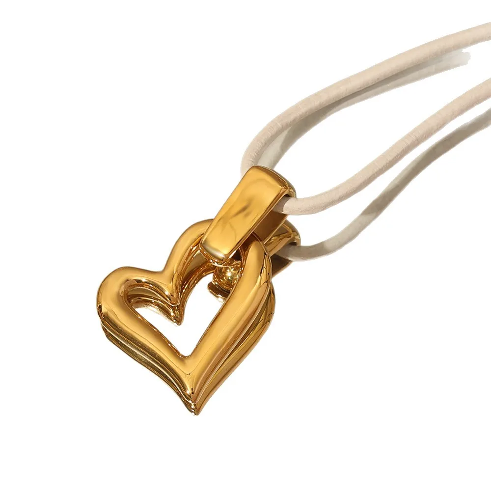 Women 18K Gold Plated Heart Necklace, Exaggerated Leather Chain Design, Minimalist Personality Smooth Fashion Daily Accessories
Women 18K Gold Plated Heart Necklace, Exaggerated Leather Chain Design, Minimalist Personality Smooth Fashion Daily Accessories