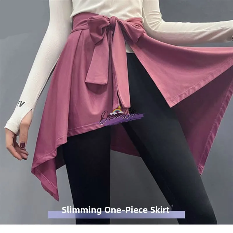 Новые женские спортивные брюки-юбка 2025 года для йоги и фитнеса, цельные, с защитой ягодиц, А-силуэт, однотонные
Новые женские спортивные брюки-юбка 2025 года для йоги и фитнеса, цельные, с защитой ягодиц, А-силуэт, однотонные