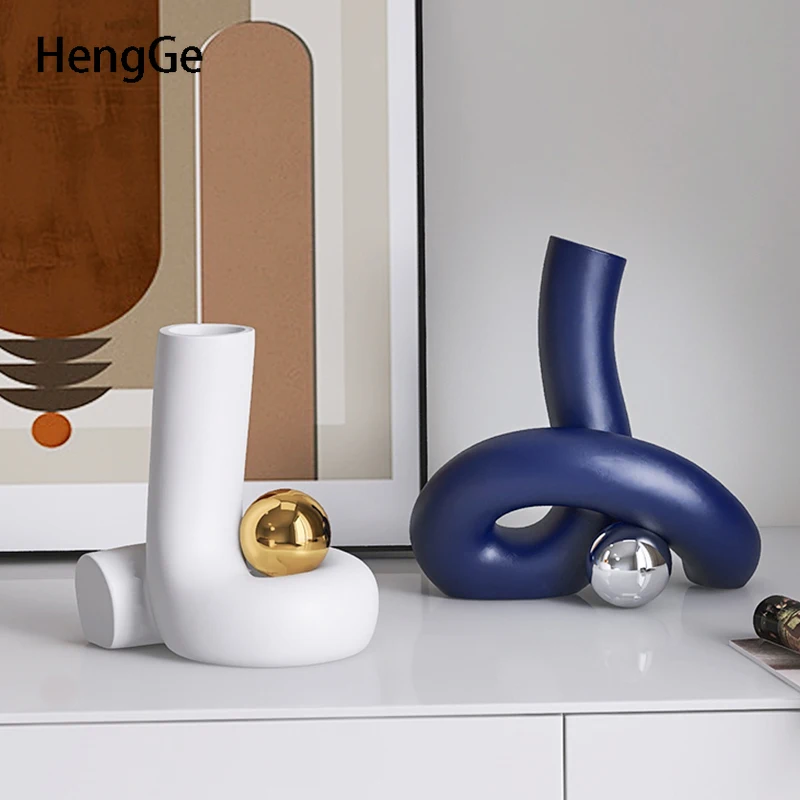 Nordic Art Ornament Flower Vase Trendy Household Special Shape Resin Craft Ikebana Vase Modern Decor Living Room Decoration
Nordic Art Ornament Flower Vase Trendy Household Special Shape Resin Craft Ikebana Vase Modern Decor Living Room Decoration