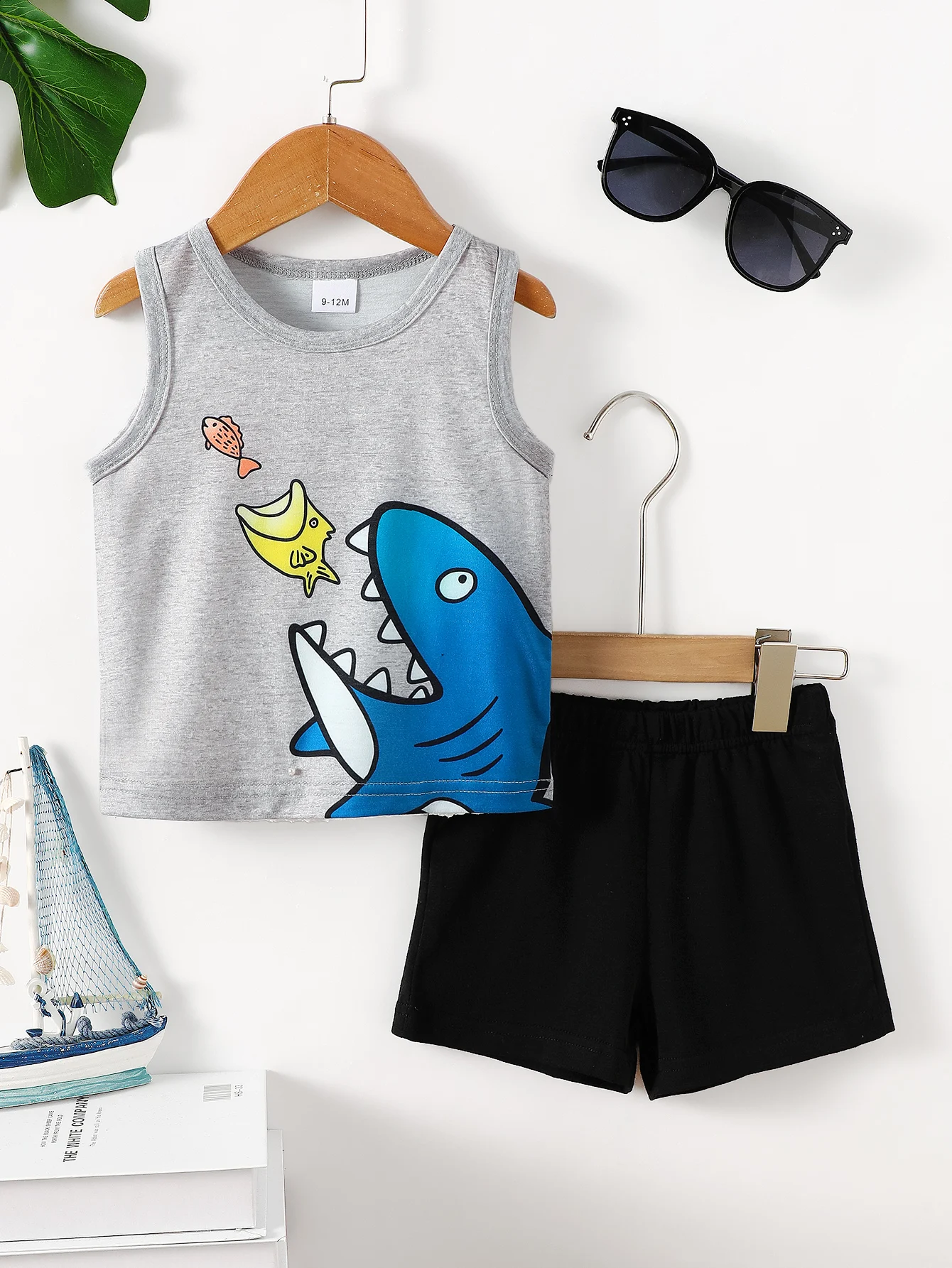 Baby Boy 2PCS Fashion Summer Clothes Shark Print Sleeveless Tank Top + Solid Casual Shorts for 0-3Y Toddler Kids Daily Wear
Baby Boy 2PCS Fashion Summer Clothes Shark Print Sleeveless Tank Top + Solid Casual Shorts for 0-3Y Toddler Kids Daily Wear