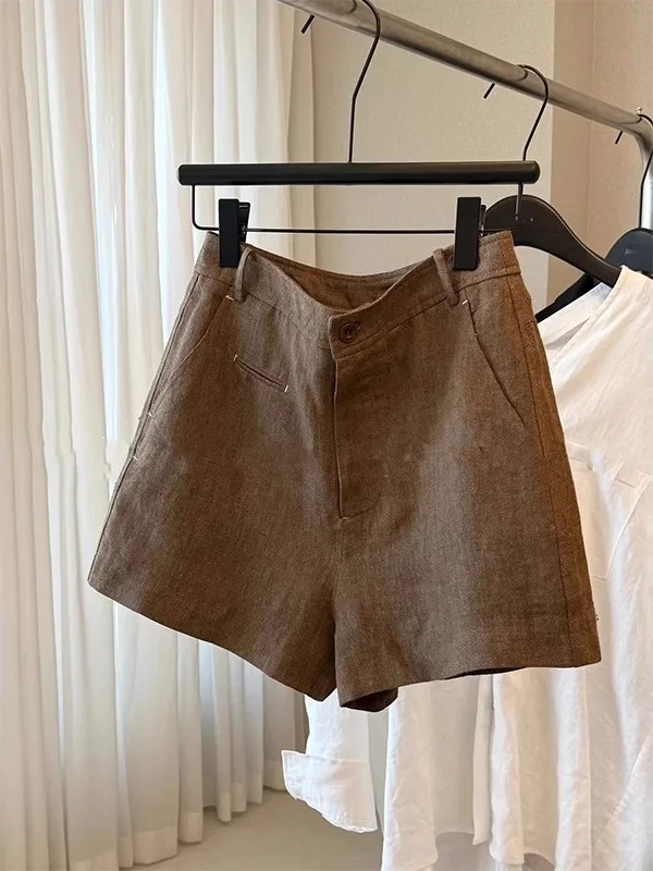 Retro Korean Design Suit Pants High Waist A-Line Short Shorts Casual Commute Style Women's Fashion Summer 2026 New Arrival
Retro Korean Design Suit Pants High Waist A-Line Short Shorts Casual Commute Style Women's Fashion Summer 2026 New Arrival