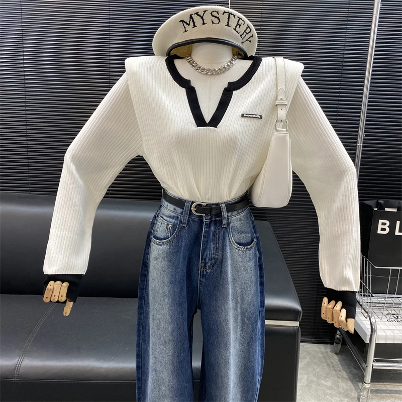 2022 New fashion Designer new style Famous brand letter Label Color contrast stripe knit shirt Shoulder pad Chic sweater
2022 New fashion Designer new style Famous brand letter Label Color contrast stripe knit shirt Shoulder pad Chic sweater