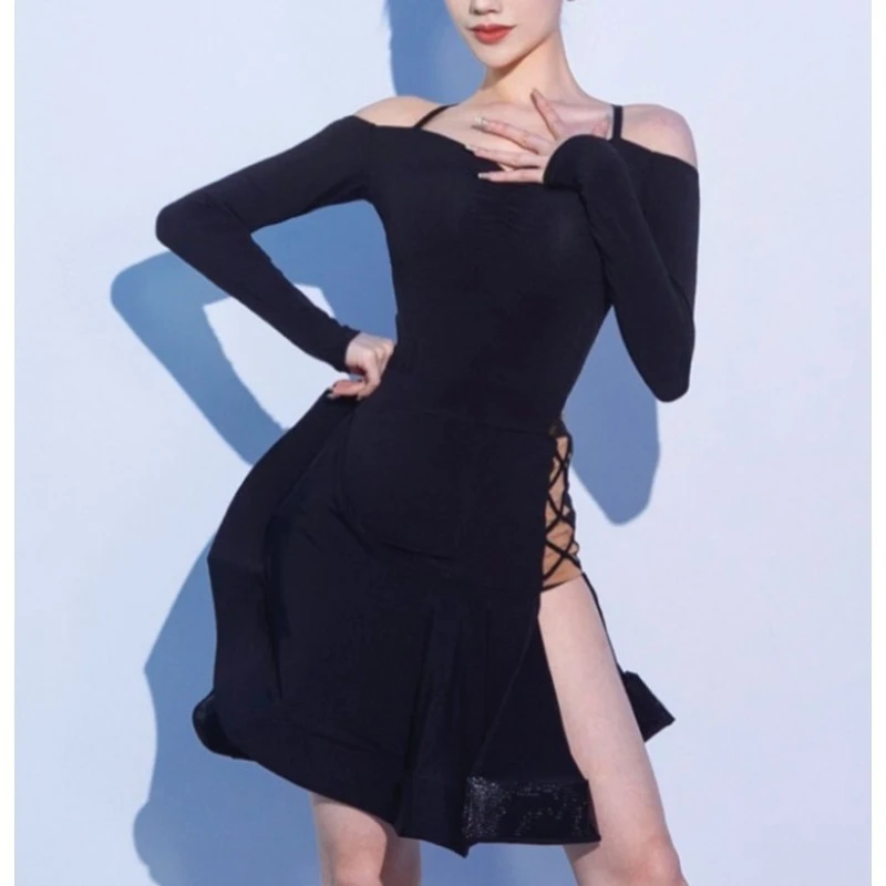 Женский наряд для латинских танцев для взрослых, топ с юбкой, отделка кисточками, тренировочный костюм, самба, румба, ча-ча, болеро, комплект танцевальной одежды
Женский наряд для латинских танцев для взрослых, топ с юбкой, отделка кисточками, тренировочный костюм, самба, румба, ча-ча, болеро, комплект танцевальной одежды