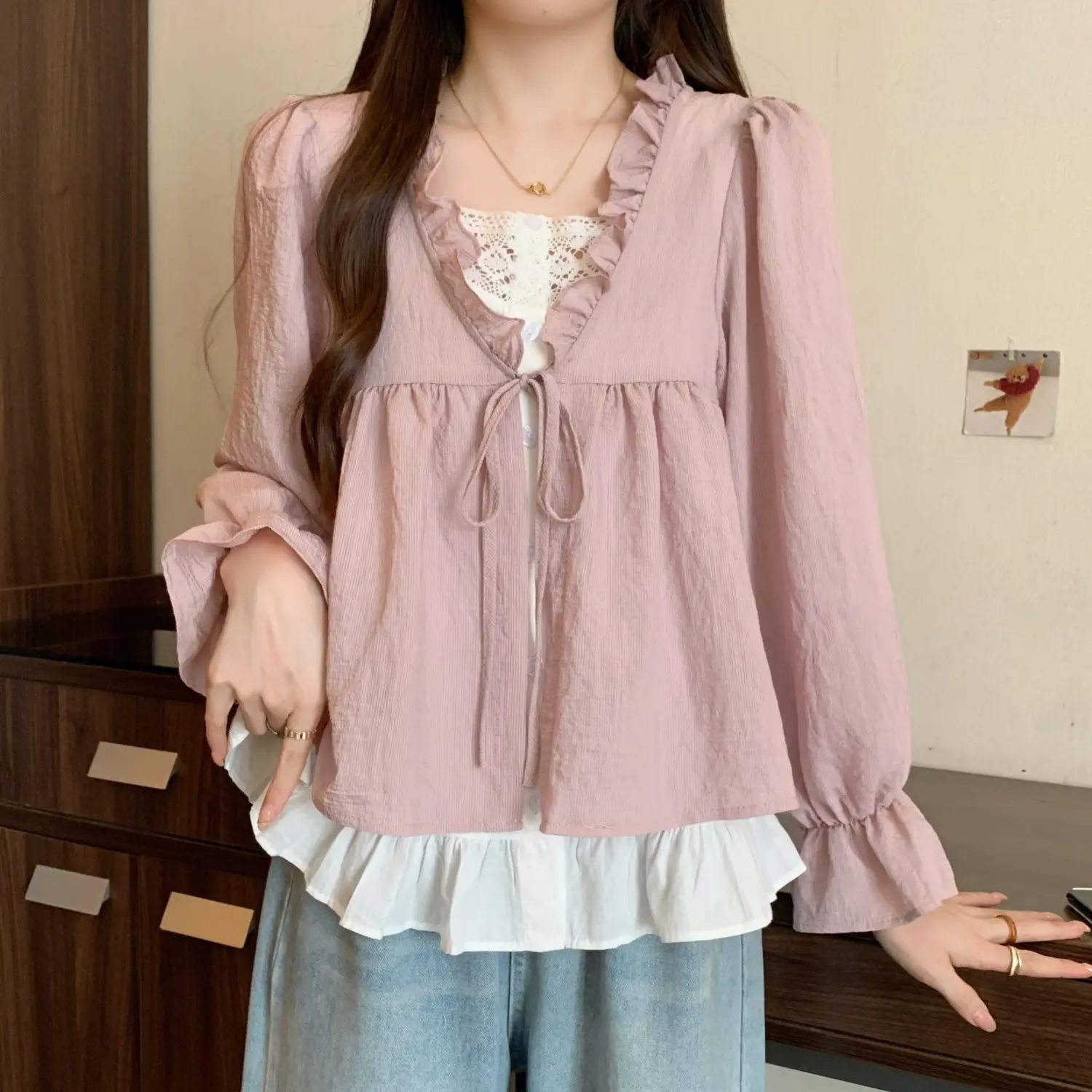 2025 Autumn Clothing New Fashionable and Versatile Slimming Fake Two-piece Long-sleeved Versatile Outer Shirt Top for Women
2025 Autumn Clothing New Fashionable and Versatile Slimming Fake Two-piece Long-sleeved Versatile Outer Shirt Top for Women