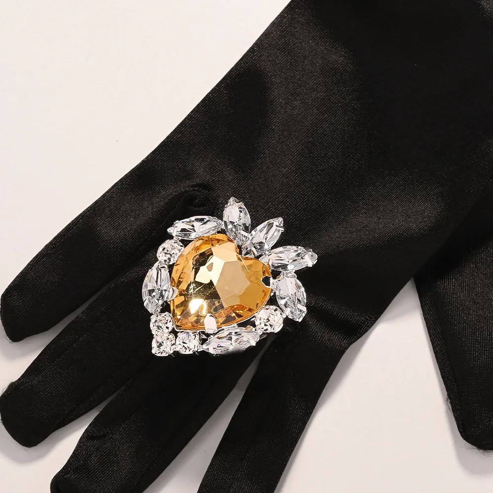 Yellow Crystal Open Rings for Women Big Heart-shaped Women Wedding Band Love Rhinestone Statement Rings for Women Jewelry Gifts 
Yellow Crystal Open Rings for Women Big Heart-shaped Women Wedding Band Love Rhinestone Statement Rings for Women Jewelry Gifts