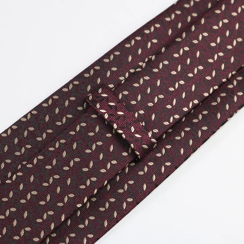 Wine red tie, men's formal dress, wedding celebration, groom's fashionable pattern, business and professional wedding celebratio
Wine red tie, men's formal dress, wedding celebration, groom's fashionable pattern, business and professional wedding celebratio