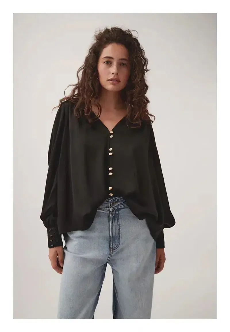 2024 Spring/Summer Fashion and Versatile V-neck Long sleeved Acetic Acid High end Shirt Women's Top
2024 Spring/Summer Fashion and Versatile V-neck Long sleeved Acetic Acid High end Shirt Women's Top
