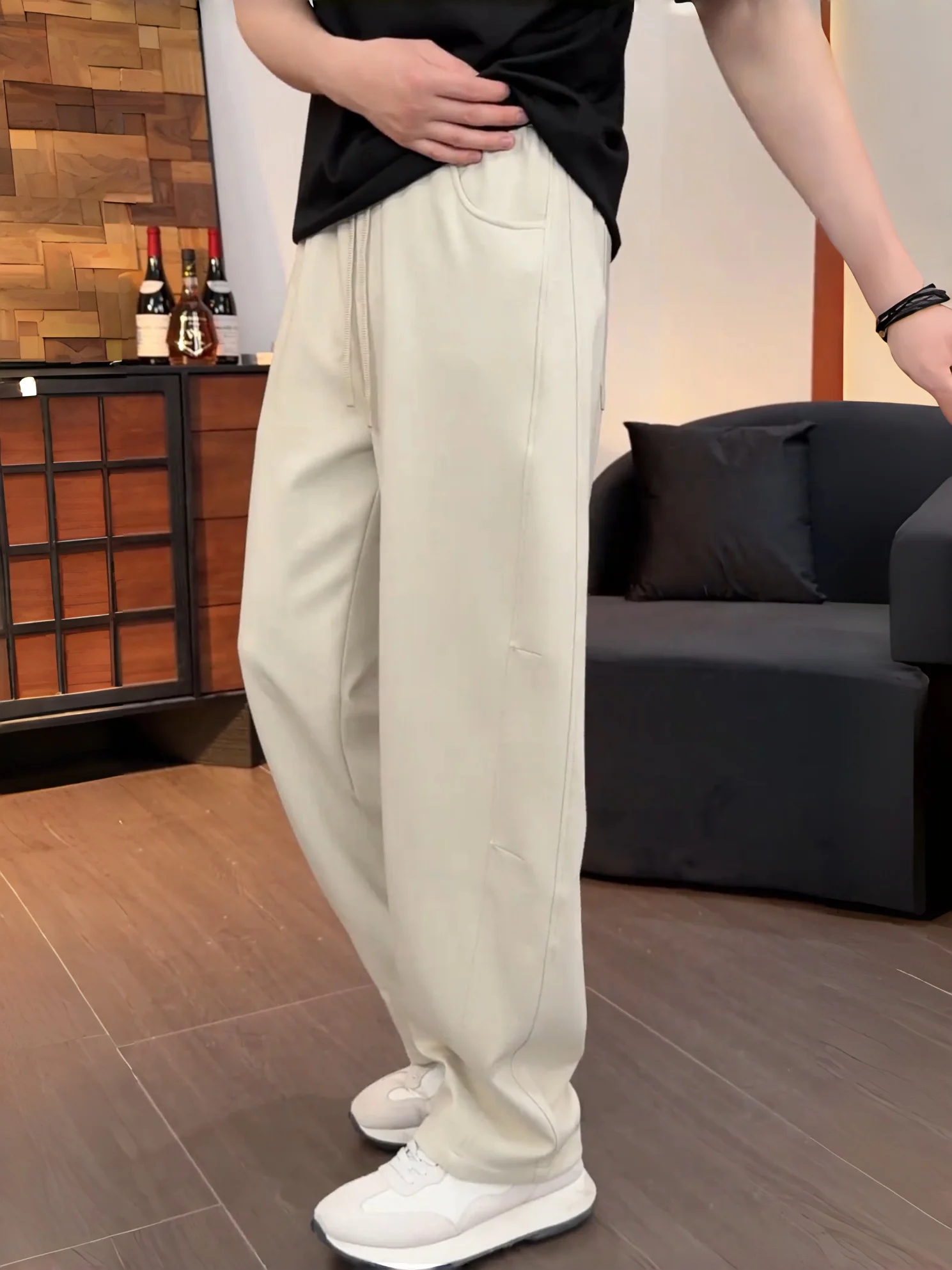 Spring New Men's Fashion Minimalist Style Breathable Drawstring Casual Pants 3D Tailoring Versatile Sports Knife Sweatpants
Spring New Men's Fashion Minimalist Style Breathable Drawstring Casual Pants 3D Tailoring Versatile Sports Knife Sweatpants