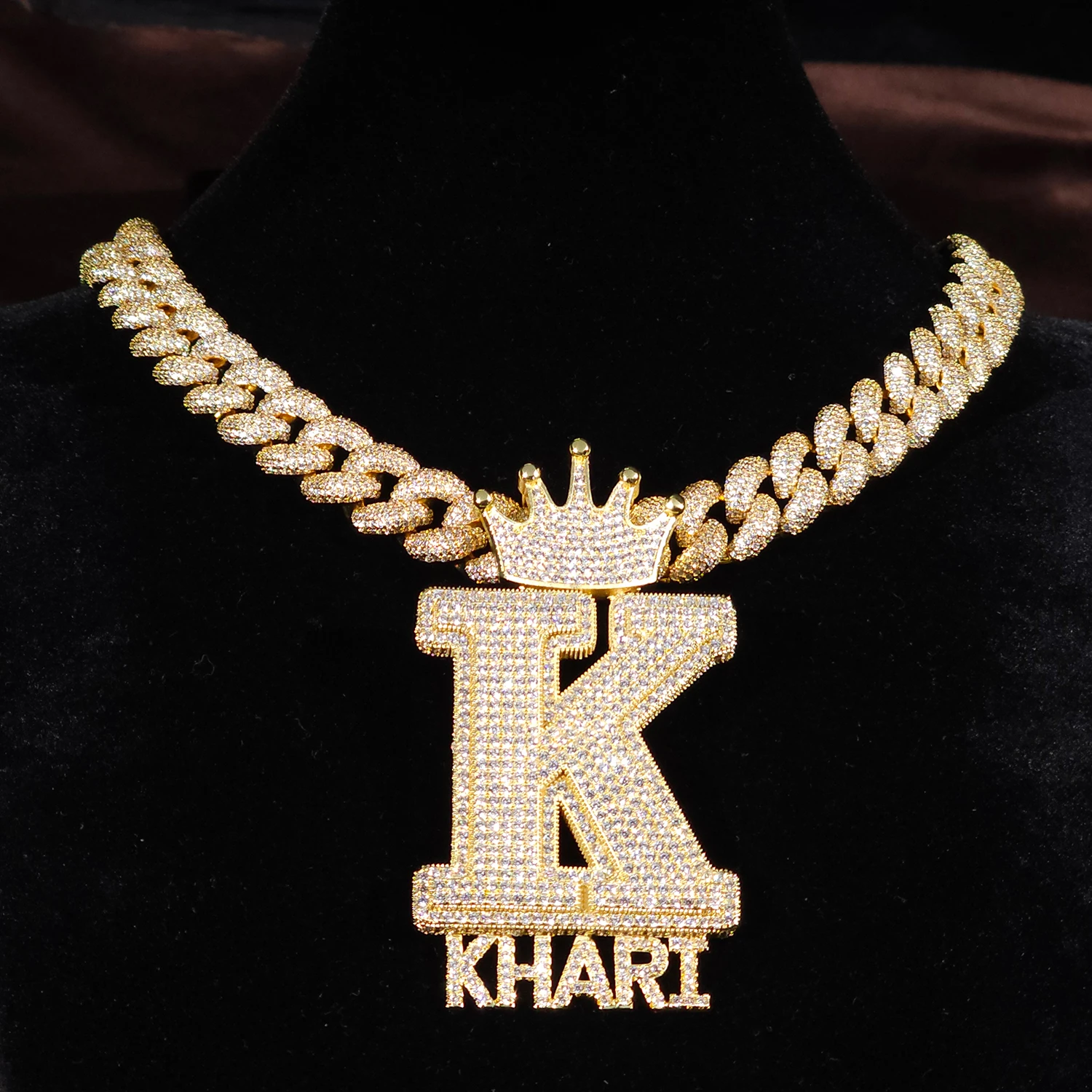 Hip Hop Iced Out Customize Crown Letter Necklace Luxury Paved CZ Stones Men's Pendant With Fashion Cuban Chian Hiphop Jewelry
Hip Hop Iced Out Customize Crown Letter Necklace Luxury Paved CZ Stones Men's Pendant With Fashion Cuban Chian Hiphop Jewelry