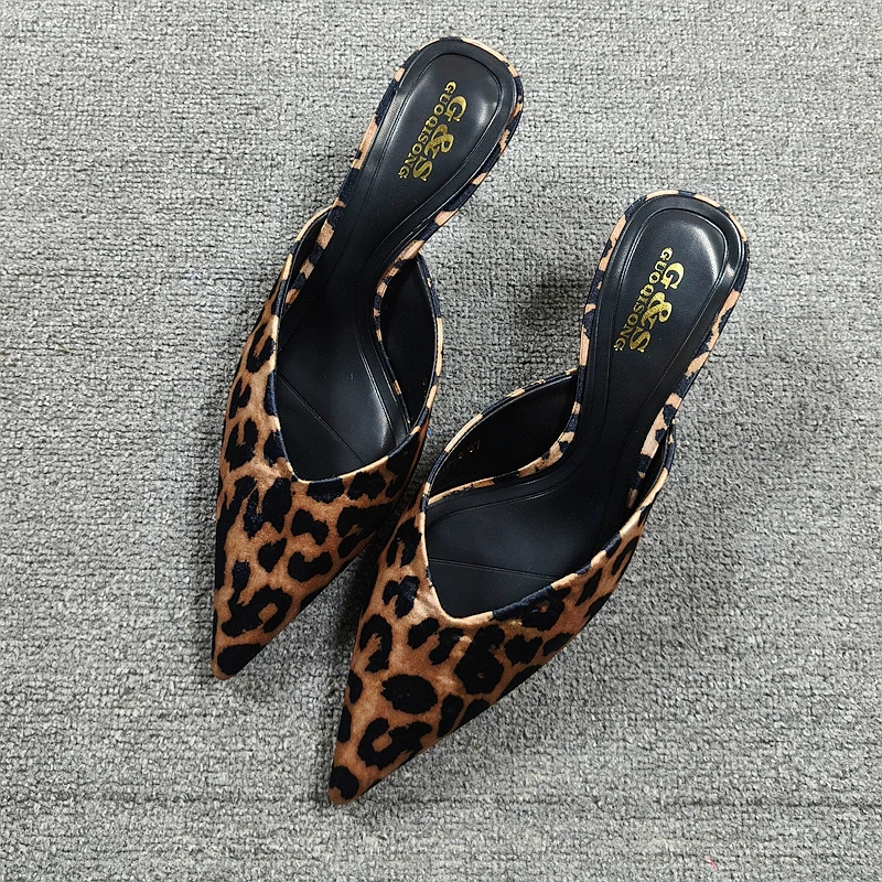2025 New Faion Pointed Toe Thin Heel High Heels Women's Outdoor Leopard Print Toe Covering Semi Slippers Fem Slippers
2025 New Faion Pointed Toe Thin Heel High Heels Women's Outdoor Leopard Print Toe Covering Semi Slippers Fem Slippers