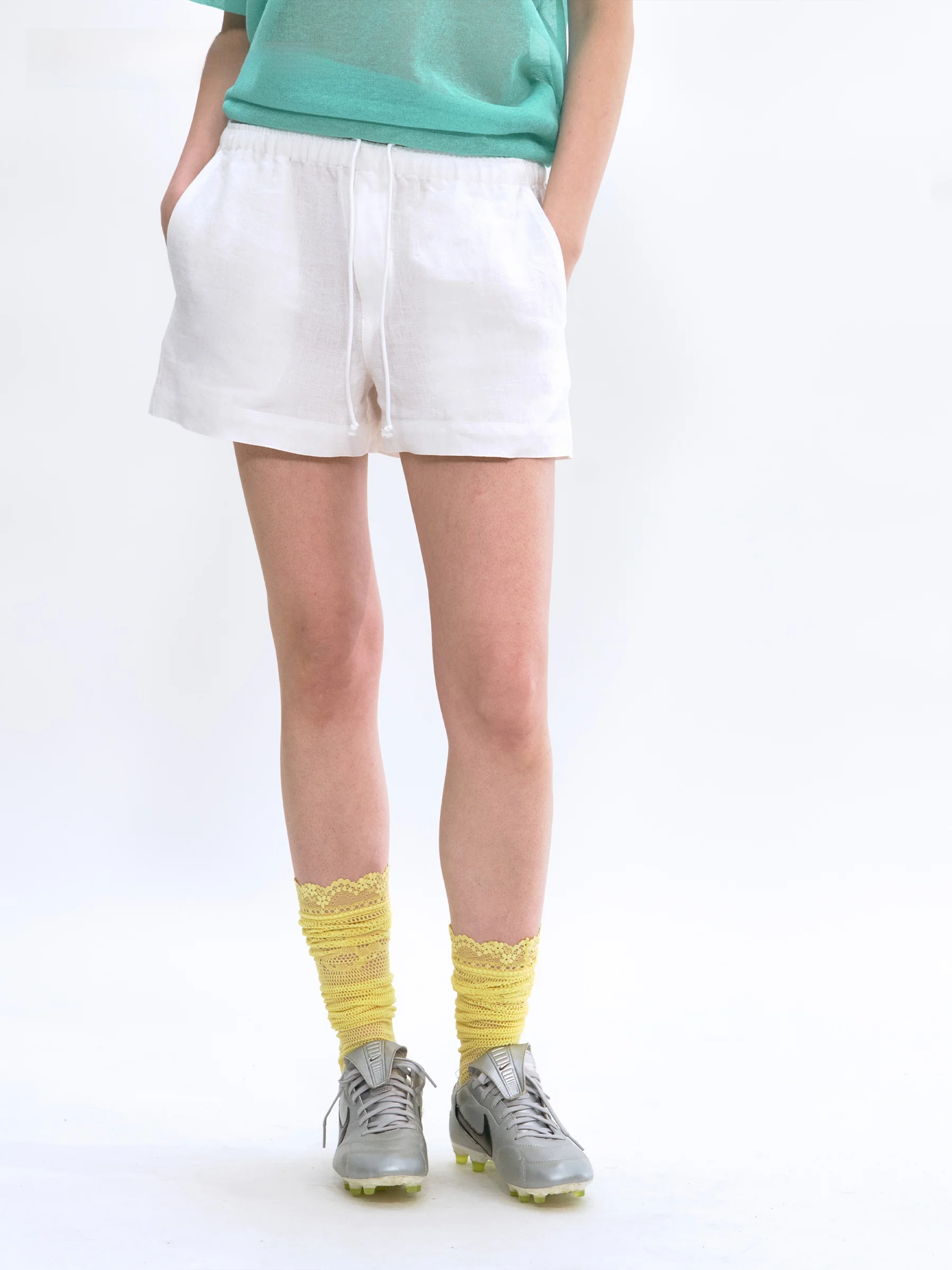 VERMO Pure Linen Shorts Comfortable Breathable Casual Loose Fit Versatile Summer Memory Ladies Casual Pants Elastic Waist
VERMO Pure Linen Shorts Comfortable Breathable Casual Loose Fit Versatile Summer Memory Ladies Casual Pants Elastic Waist