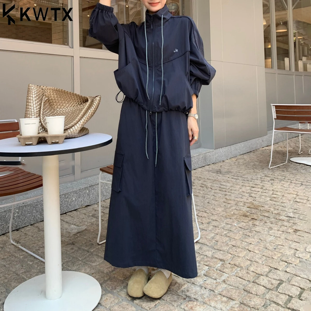 KWTX 2025 комплект из 2 предметов: куртка на молнии с воротником-стойкой и универсальная юбка, однотонная, шикарная, в стиле ретро, элегантная, роскошная, модная, весна-осень
KWTX 2025 комплект из 2 предметов: куртка на молнии с воротником-стойкой и универсальная юбка, однотонная, шикарная, в стиле ретро, элегантная, роскошная, модная, весна-осень