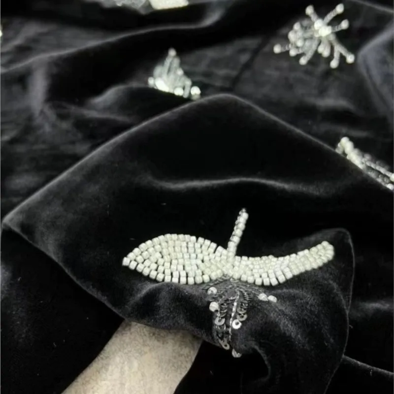 Black beaded silk velvet embroidery fabric wide cheongsam dress set coat
Black beaded silk velvet embroidery fabric wide cheongsam dress set coat