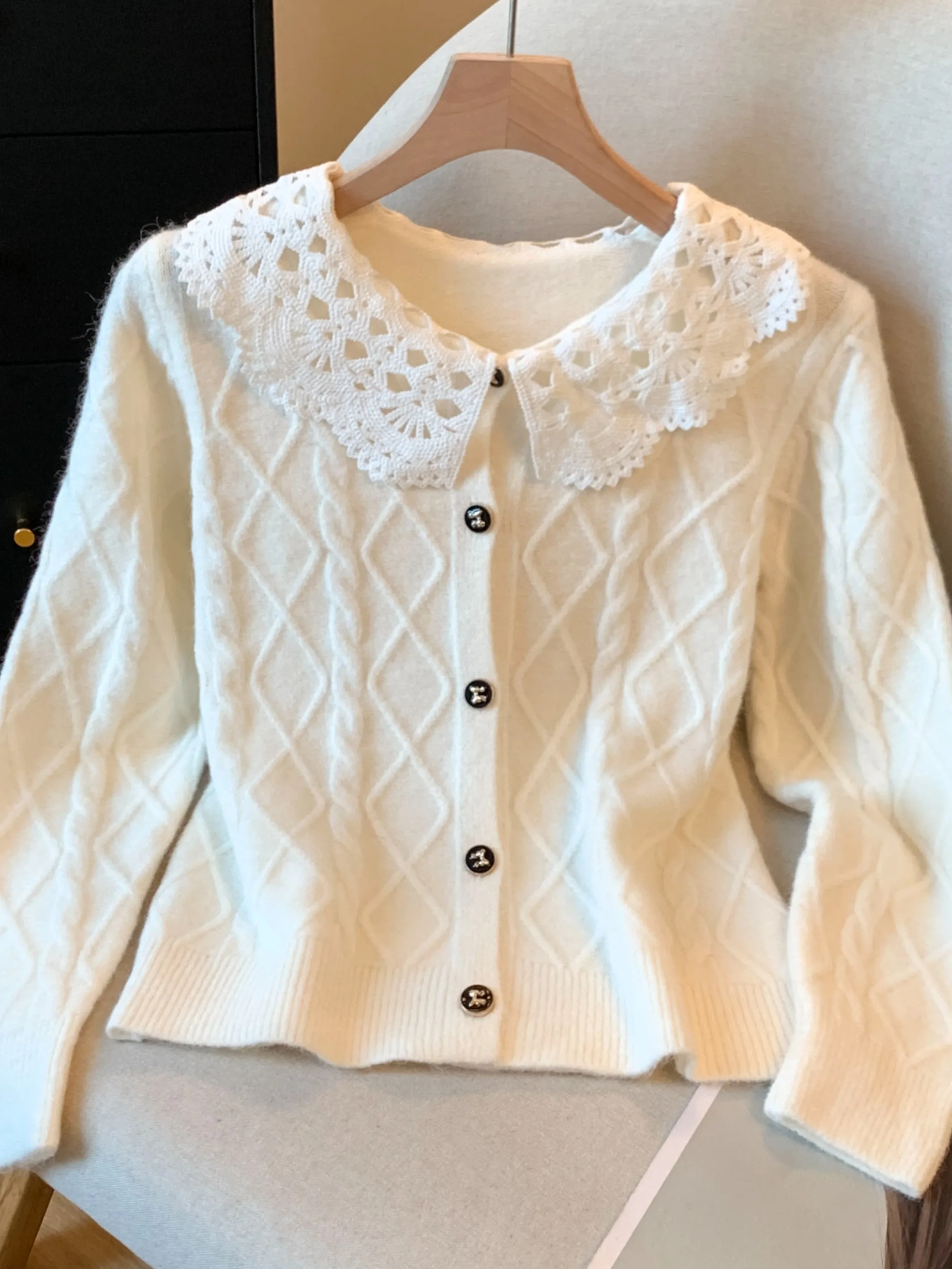 Red Doll Collar Knitted Sweater Coat Women's Autumn Winter Inner Sweet Knitted Open Cardigan Top Self-Kee Sle Korean Ve...
Red Doll Collar Knitted Sweater Coat Women's Autumn Winter Inner Sweet Knitted Open Cardigan Top Self-Kee Sle Korean Ve...