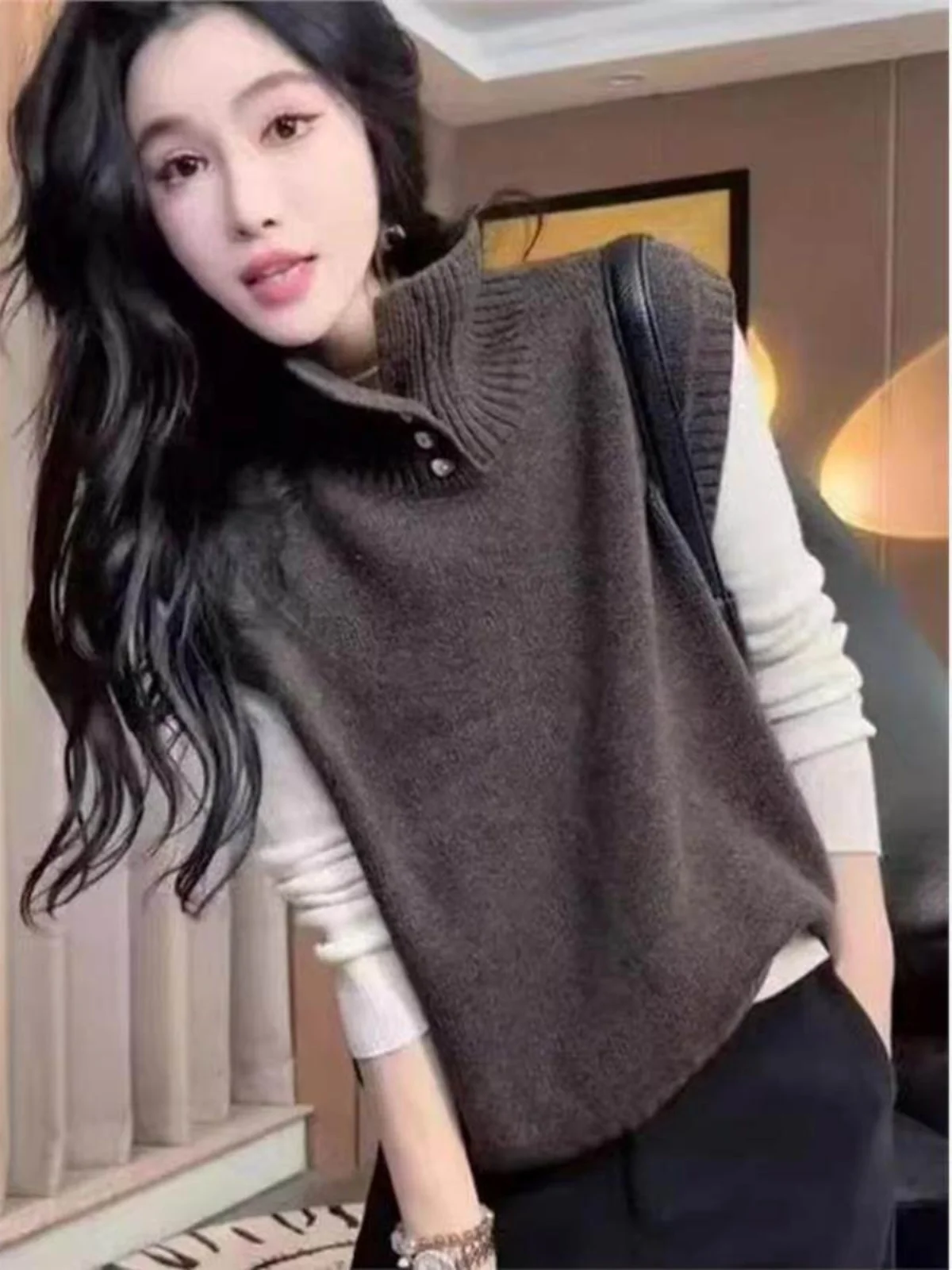 Женский вязаный жилет с высоким воротником для осени и зимы, для многослойных образов, модный, для повседневной носки, с высоким воротом, стандартной длины
Женский вязаный жилет с высоким воротником для осени и зимы, для многослойных образов, модный, для повседневной носки, с высоким воротом, стандартной длины