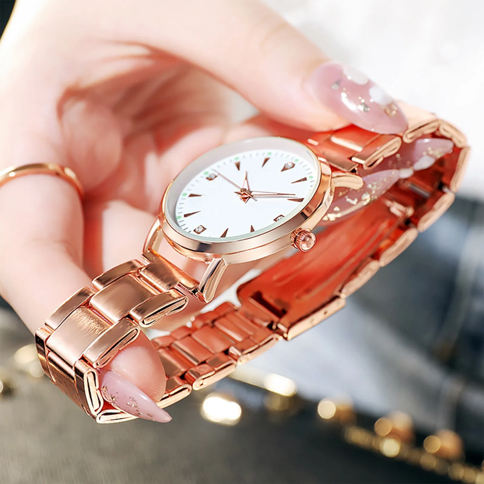 Exquisite Fashion Women'S Watch Simple Gold Round Dial Quartz Watch Luminous Steel Band Wrist Watch For Ladies
Exquisite Fashion Women'S Watch Simple Gold Round Dial Quartz Watch Luminous Steel Band Wrist Watch For Ladies