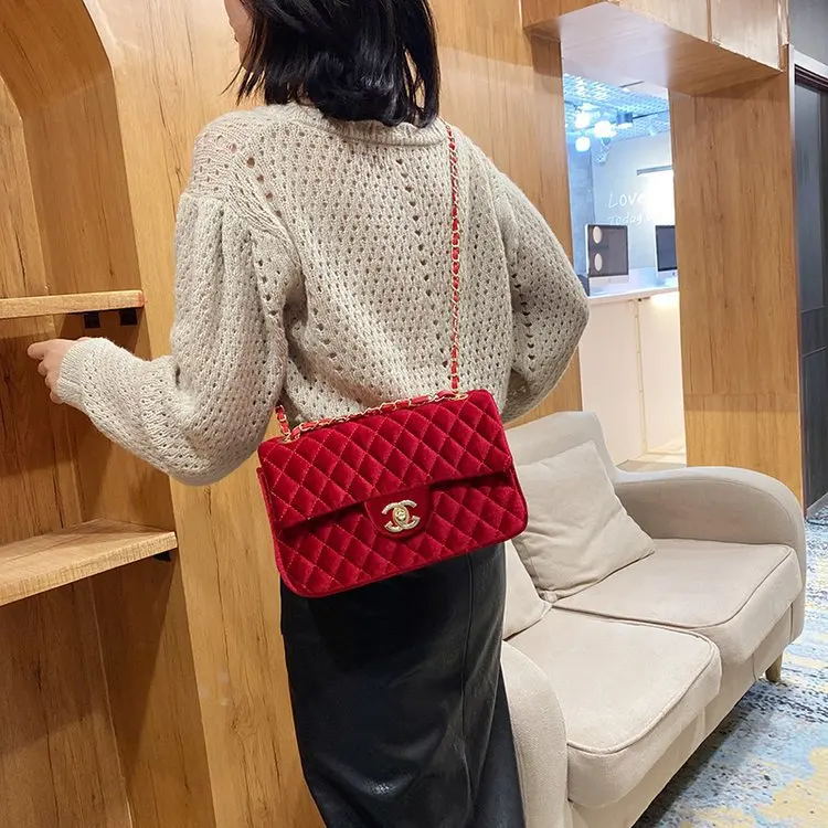 Golden velvet women's bag 2025 new chain crossbody shoulder small fragrant wind diamond bag large capacity bag
Golden velvet women's bag 2025 new chain crossbody shoulder small fragrant wind diamond bag large capacity bag