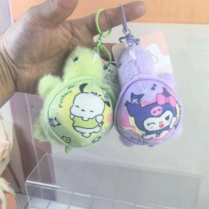 Sanrio Kuromi Melody Kawaii Hello Kitty черепаха мультфильм плюшевая кукла-ключ студенческий рюкзак подвеска сумка украшение подарок на день рождения для девочки
Sanrio Kuromi Melody Kawaii Hello Kitty черепаха мультфильм плюшевая кукла-ключ студенческий рюкзак подвеска сумка украшение подарок на день рождения для девочки