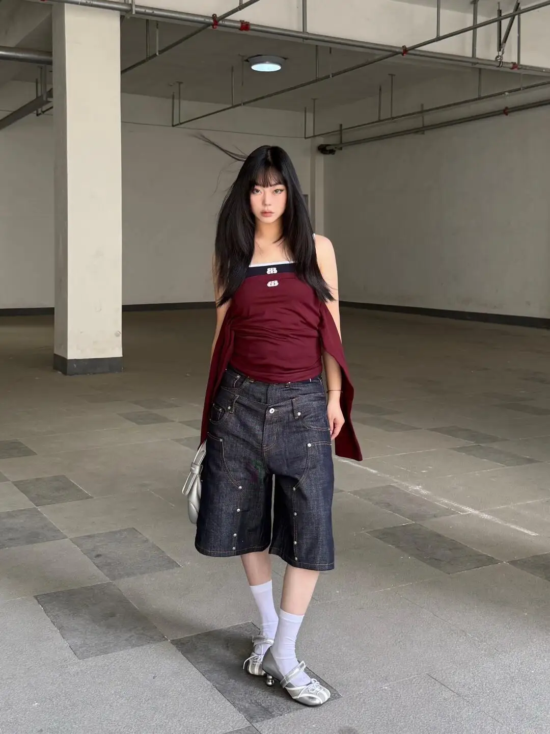 Летние винтажные черные джинсовые шорты Y2K, женские повседневные брюки-карго в американском стиле ретро с высокой талией, женские свободные капри, джинсы до икры
Летние винтажные черные джинсовые шорты Y2K, женские повседневные брюки-карго в американском стиле ретро с высокой талией, женские свободные капри, джинсы до икры