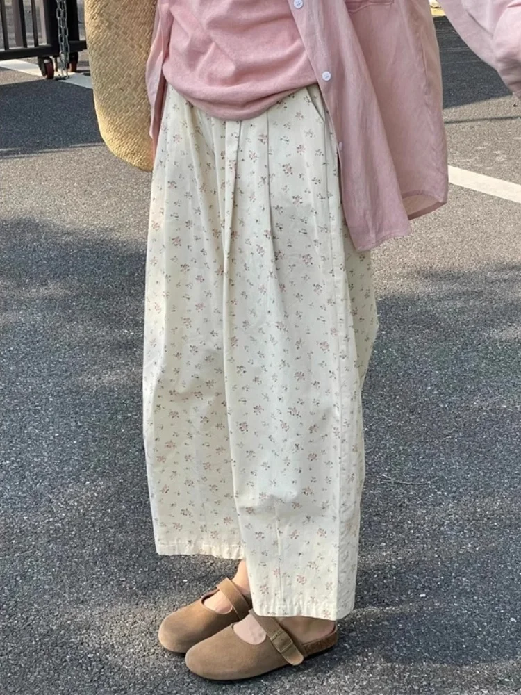 Летние тонкие брюки с широкими штанинами для женщин, с цветочным принтом, свободного кроя, повседневные, длиной до щиколотки, для прогулок, в корейском стиле...
Летние тонкие брюки с широкими штанинами для женщин, с цветочным принтом, свободного кроя, повседневные, длиной до щиколотки, для прогулок, в корейском стиле...