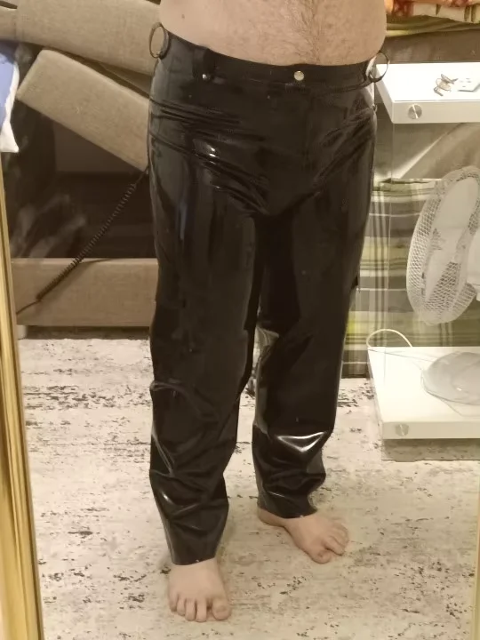 Handmade Men's Fetish Latex Jeans Rubber Male Cargo Pants Trousers with Side pockets Front zip Gummi Latex Causal Male Pants
Handmade Men's Fetish Latex Jeans Rubber Male Cargo Pants Trousers with Side pockets Front zip Gummi Latex Causal Male Pants