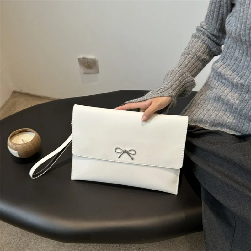 Classic Women's Leather Handbag Shoulder Bag Crossbody Bag For Ladies, Luxury Brand Elegant Famous Designer Messenger Tote
Classic Women's Leather Handbag Shoulder Bag Crossbody Bag For Ladies, Luxury Brand Elegant Famous Designer Messenger Tote