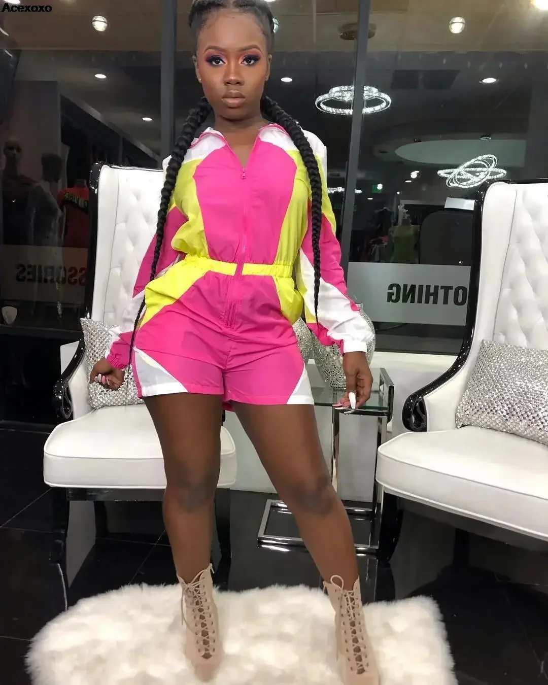 Summer new women's fashion casual temperament slim-fit color patchwork zipper sports suit
Summer new women's fashion casual temperament slim-fit color patchwork zipper sports suit
