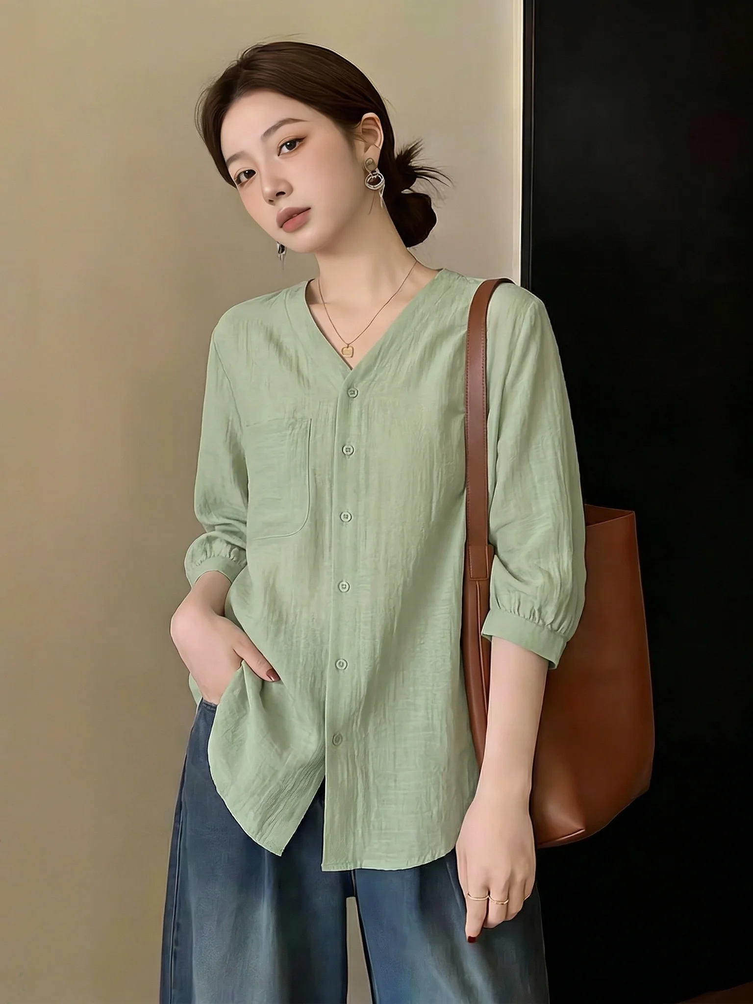 Light Green V-Neck Short Sleeve Cotton Linen Shirt Women's Summer New Style plus Size Slim Fit Thin Cotton Linen Top
Light Green V-Neck Short Sleeve Cotton Linen Shirt Women's Summer New Style plus Size Slim Fit Thin Cotton Linen Top