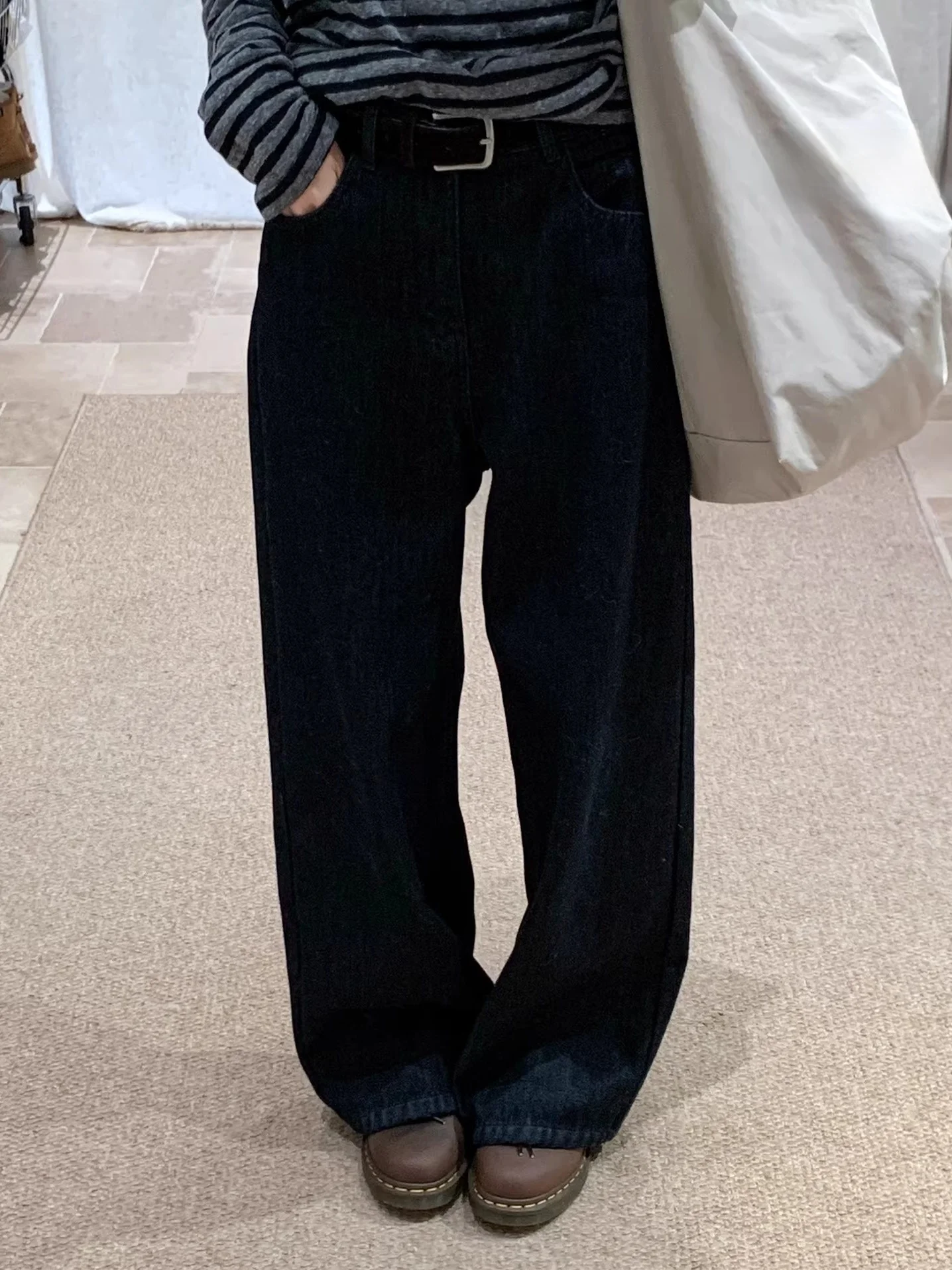 Женские джинсы BRIVIN Thiened с высокой талией, корейский стиль, свободный крой, зимние повседневные длинные брюки, скрывающие недостатки фигуры, с эффектом похудения
Женские джинсы BRIVIN Thiened с высокой талией, корейский стиль, свободный крой, зимние повседневные длинные брюки, скрывающие недостатки фигуры, с эффектом похудения