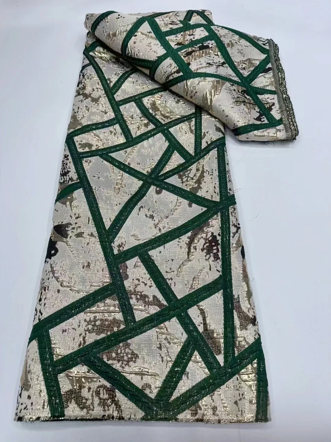 Green Brocade Fabric for Women Embroidered Jacquard Fabric Nigerian Cloth DIY Sewing Material for Satin Party Dress 5 Yards
Green Brocade Fabric for Women Embroidered Jacquard Fabric Nigerian Cloth DIY Sewing Material for Satin Party Dress 5 Yards