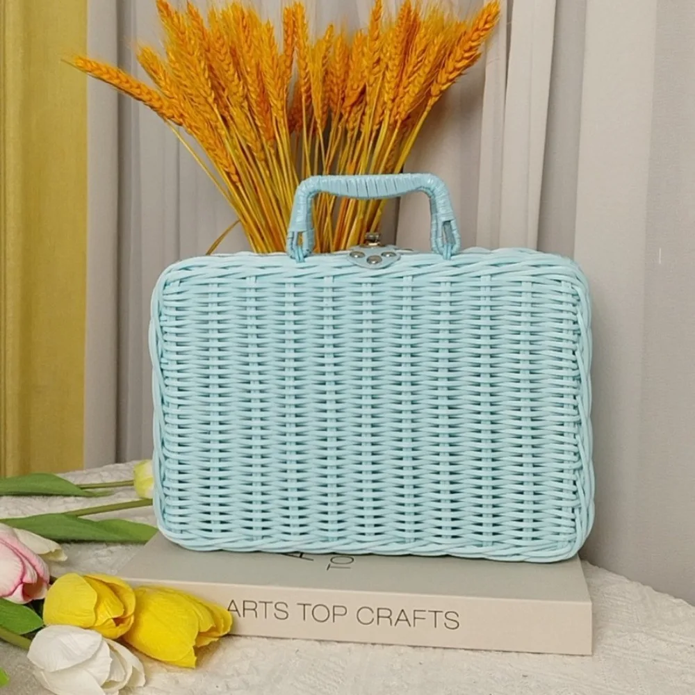 Плетеная подарочная коробка-имитация ротанговой корзины для хранения, домашняя, с ручкой, для пикника, винтажный свадебный чемоданчик, для косметики
Плетеная подарочная коробка-имитация ротанговой корзины для хранения, домашняя, с ручкой, для пикника, винтажный свадебный чемоданчик, для косметики