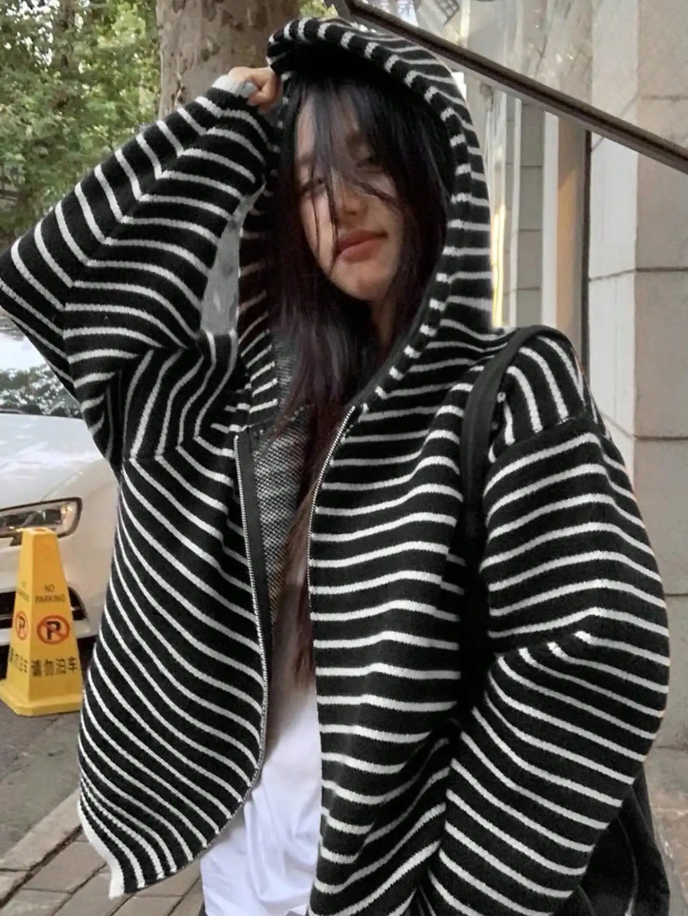 Korean Chic Retro Stripesd Hooded Knitwear Knitwear Women Ins Lazy Style Cardigan Outwear Winter
Korean Chic Retro Stripesd Hooded Knitwear Knitwear Women Ins Lazy Style Cardigan Outwear Winter