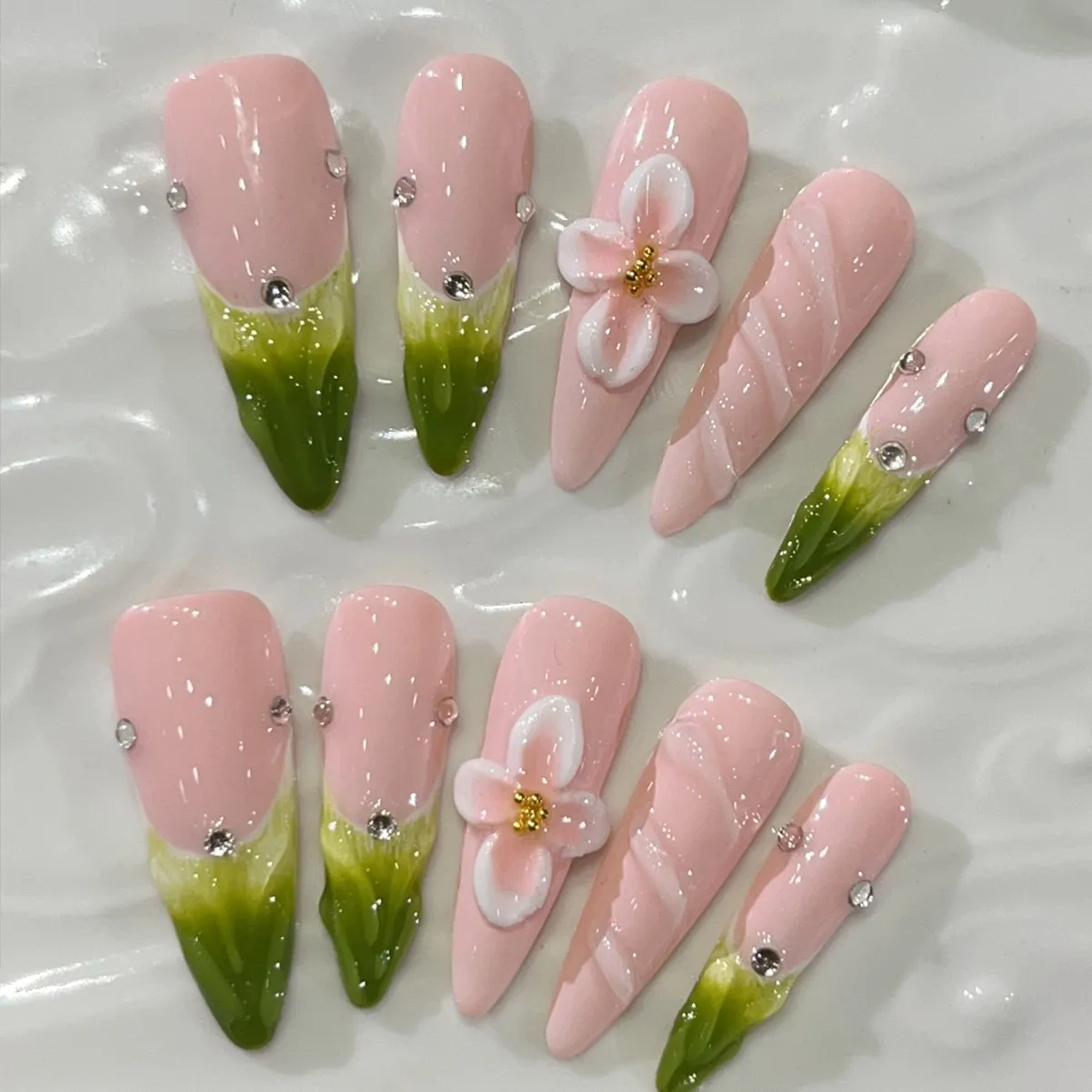 10PCS Long Handamde Press on Nails Spring Summer French Hand-carved 3D Flowers Decor Fake Nails Wearable Full Cover Nails Tips
10PCS Long Handamde Press on Nails Spring Summer French Hand-carved 3D Flowers Decor Fake Nails Wearable Full Cover Nails Tips