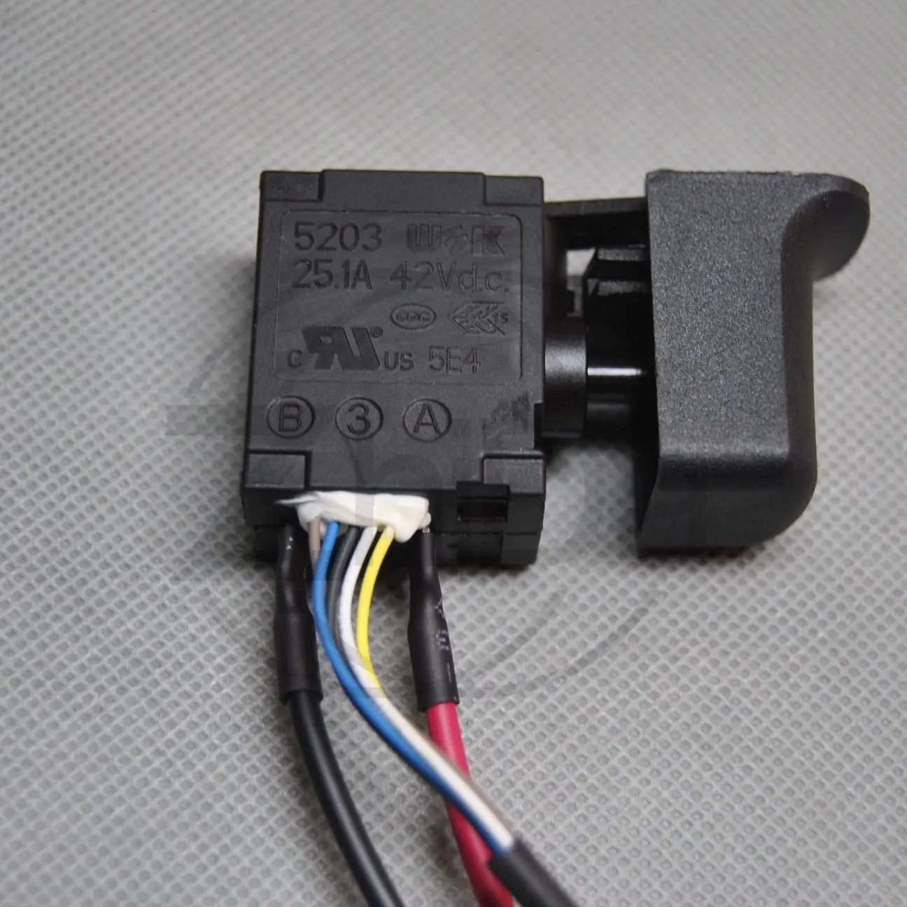 20V Brushless Hammer Impact Drill Power Tool Battery Powered Switch Accessories Compatible with 5401 2022 5403 Models
20V Brushless Hammer Impact Drill Power Tool Battery Powered Switch Accessories Compatible with 5401 2022 5403 Models