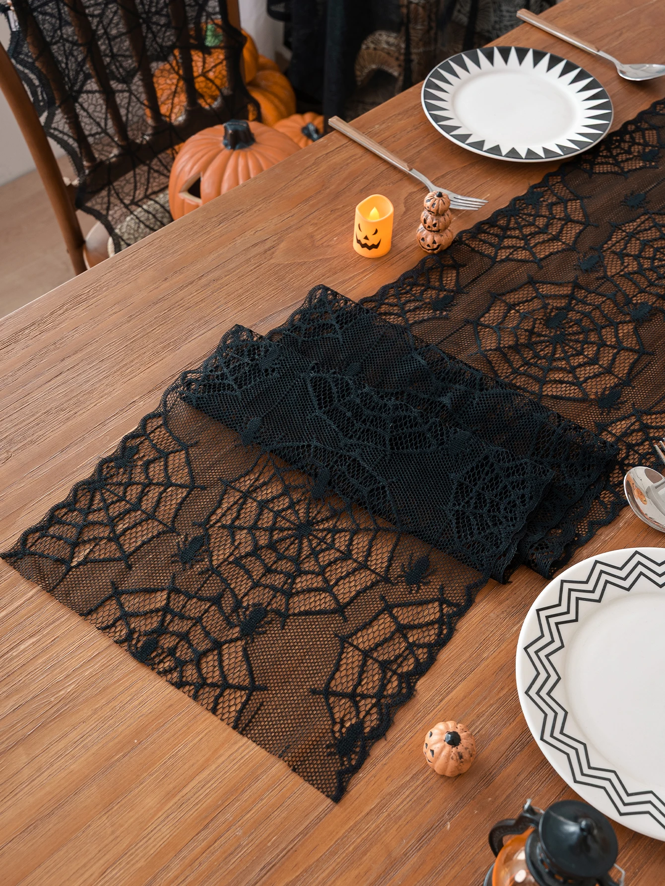 Halloween Small Spider Lace Table Runner for Night Terror Atmosphere Ghost Festival Dining Table Decoration Living Room Kitchen
Halloween Small Spider Lace Table Runner for Night Terror Atmosphere Ghost Festival Dining Table Decoration Living Room Kitchen
