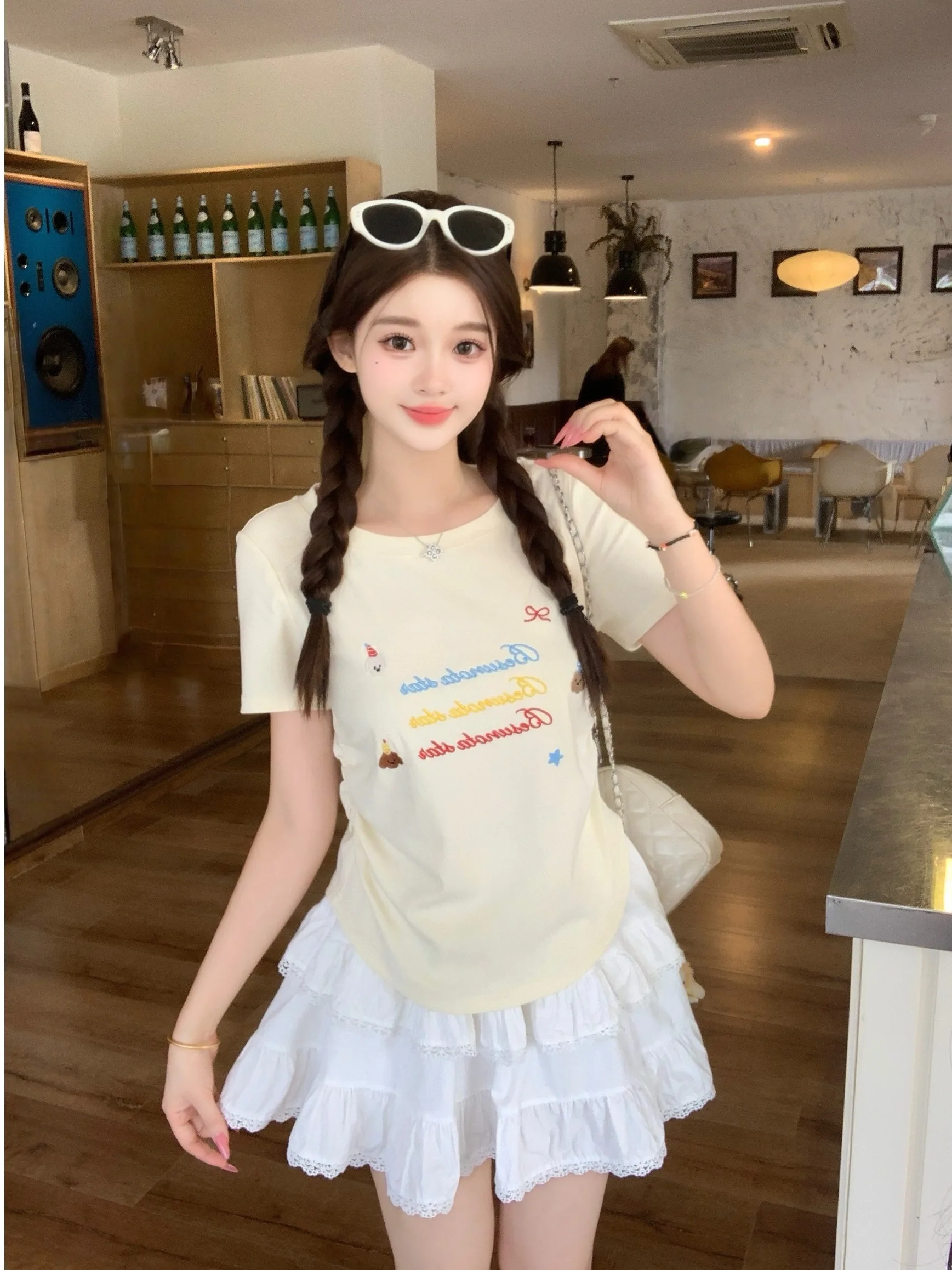 plus Size Women's Sweet Letter Embroidery Short Sleeve T-Shirt Summer New Waist-Cinching Versatile Pleated Top Korean Style
plus Size Women's Sweet Letter Embroidery Short Sleeve T-Shirt Summer New Waist-Cinching Versatile Pleated Top Korean Style