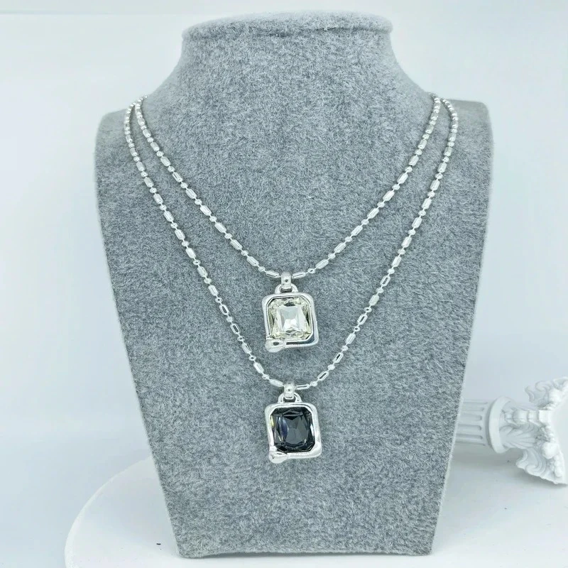 Sparkling High Beauty Celebrity Style Two tone Black and White Crystal Necklace Women's Accessories Banquet Gift
Sparkling High Beauty Celebrity Style Two tone Black and White Crystal Necklace Women's Accessories Banquet Gift
