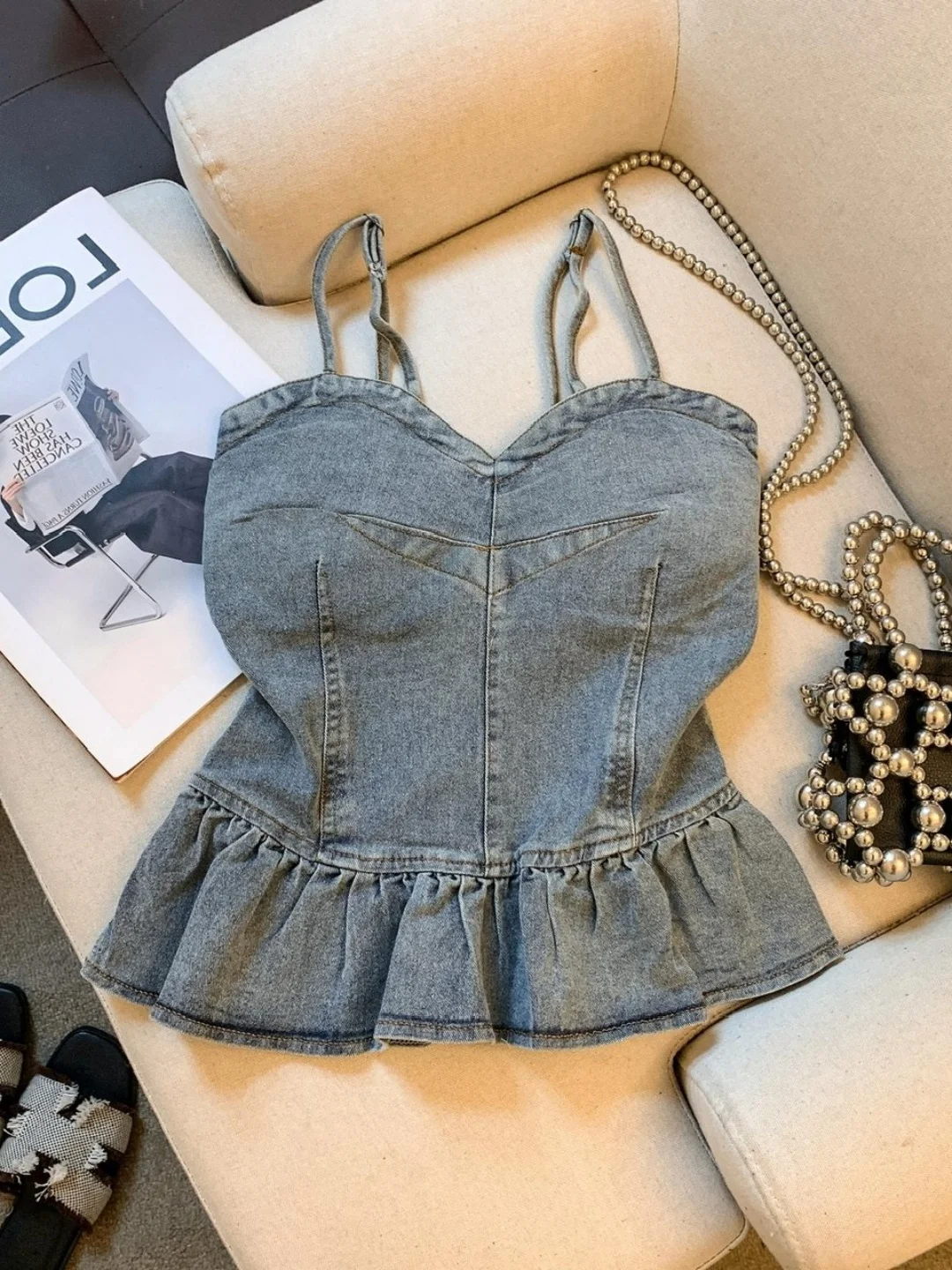 High-End Women's Vintage Fashion V-Neck Denim Halter Top Slimming Summer Embellished Casual Wear Polyester Fiber with Chest Pad
High-End Women's Vintage Fashion V-Neck Denim Halter Top Slimming Summer Embellished Casual Wear Polyester Fiber with Chest Pad