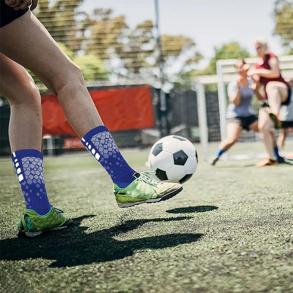 Тренировочные противоскользящие футбольные носки, дышащие футбольные носки до середины икры, утолщенные спортивные носки из сотовой сетки для мужчин и женщин
Тренировочные противоскользящие футбольные носки, дышащие футбольные носки до середины икры, утолщенные спортивные носки из сотовой сетки для мужчин и женщин