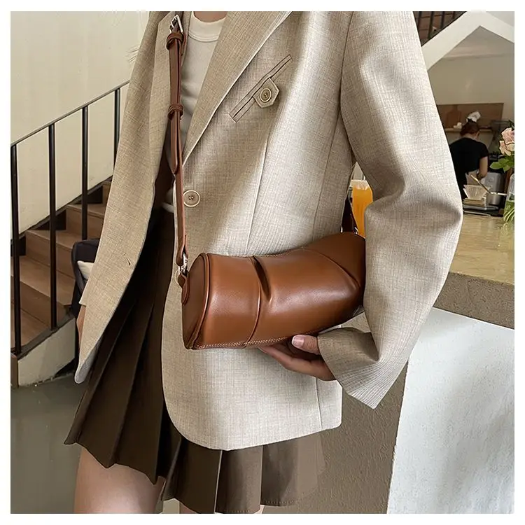 Retro Fashion Lightweight Casual Single Shoulder High Aesthetic Temperament Crossbody Versatile Women's Bag
Retro Fashion Lightweight Casual Single Shoulder High Aesthetic Temperament Crossbody Versatile Women's Bag