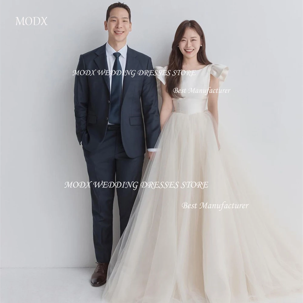 MODX Simple Korea Wedding Dress Photo Shoot Romantic Thick Organza A Line Floor Length Sleeveless Back Lace up Bridal Gown
MODX Simple Korea Wedding Dress Photo Shoot Romantic Thick Organza A Line Floor Length Sleeveless Back Lace up Bridal Gown