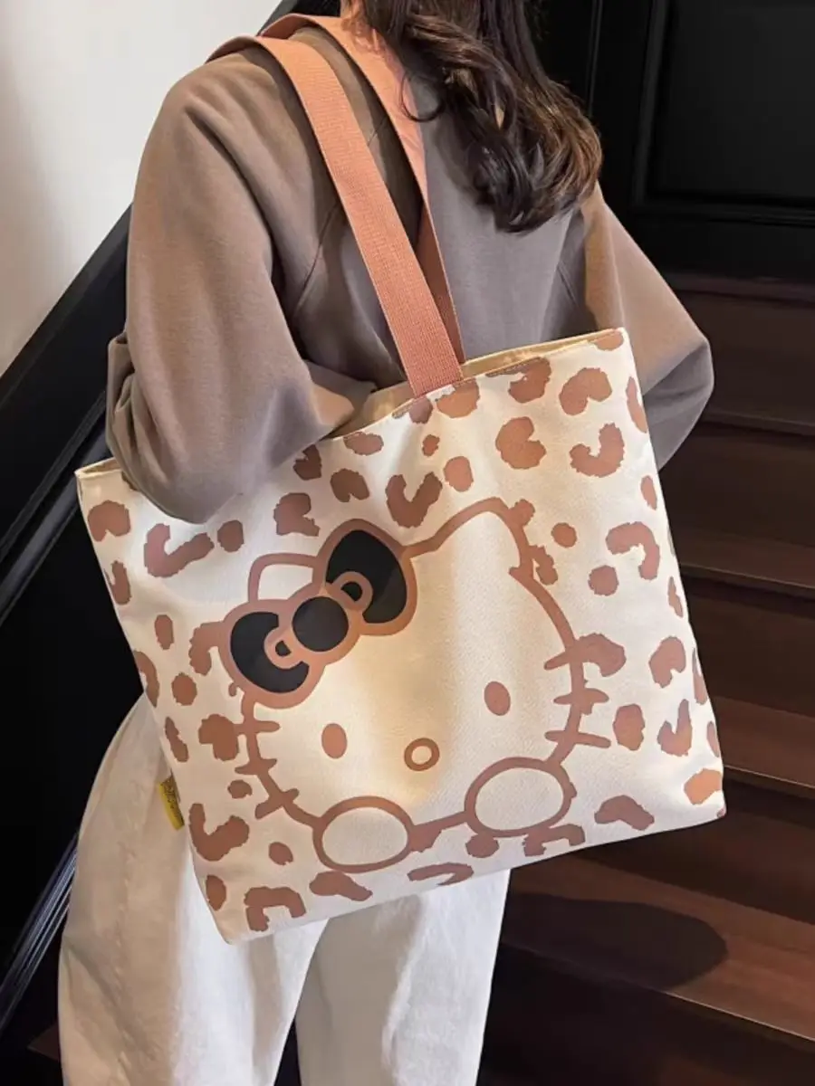 Sanrio, новая весенняя сумка на плечо, женская холщовая сумка с рисунком hello kitty, большая вместительная сумка, студенческая милая сумка, пригородная большая сумка
Sanrio, новая весенняя сумка на плечо, женская холщовая сумка с рисунком hello kitty, большая вместительная сумка, студенческая милая сумка, пригородная большая сумка