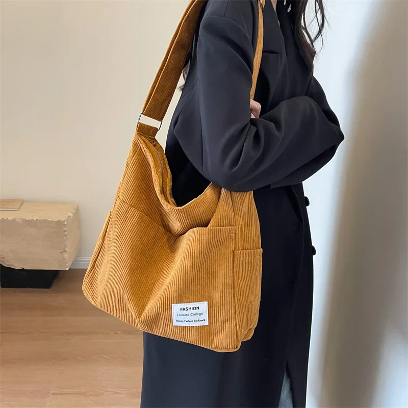 Single Root Crossbody Corduroy Handbag New Large-capacity Bag Handbag Solid Color Soft Corduroy Shoulder Bag
Single Root Crossbody Corduroy Handbag New Large-capacity Bag Handbag Solid Color Soft Corduroy Shoulder Bag