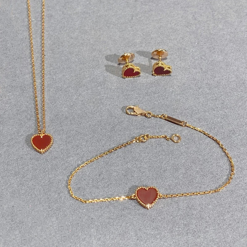 Hot new rose gold Heart necklace Women's Bracelet earrings Fashion simple sweet luxury jewelry set party gift
Hot new rose gold Heart necklace Women's Bracelet earrings Fashion simple sweet luxury jewelry set party gift