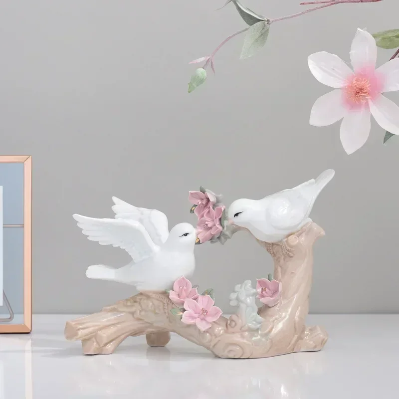 Modern Ceramic Bird Simple Jewelry Decoration Home Room Decoration Creative Room Ceramic Decoration Decor
Modern Ceramic Bird Simple Jewelry Decoration Home Room Decoration Creative Room Ceramic Decoration Decor