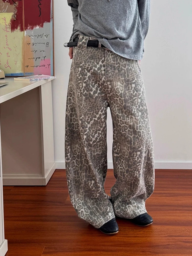 Retro Leopard Print Wide Leg Jeans Men's Sle Cleanfit Trendy Loose Design Casual Trousers for Youth Autumn Season
Retro Leopard Print Wide Leg Jeans Men's Sle Cleanfit Trendy Loose Design Casual Trousers for Youth Autumn Season
